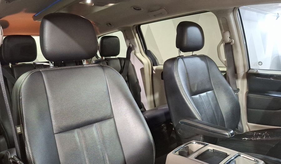 Chrysler Town & Country 3.6 TOURING Minivan 2014