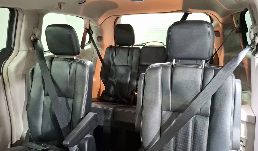 Chrysler Town & Country 3.6 TOURING Minivan 2014
