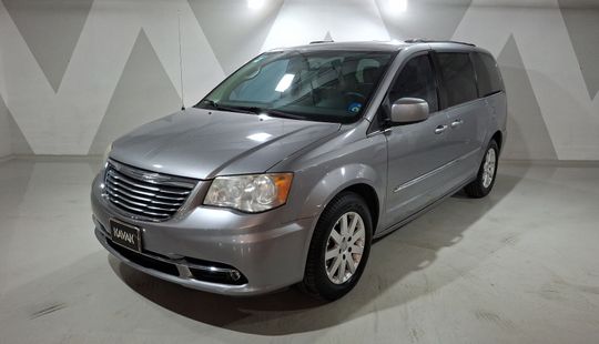 Chrysler • Town & Country