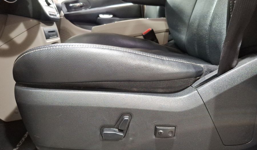 Chrysler Town & Country 3.6 TOURING Minivan 2014
