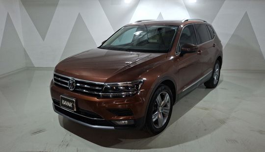 Volkswagen • Tiguan
