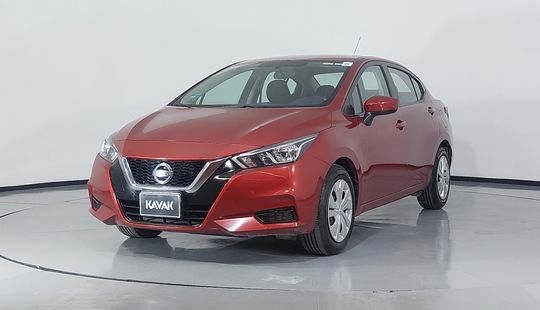 Nissan • Versa