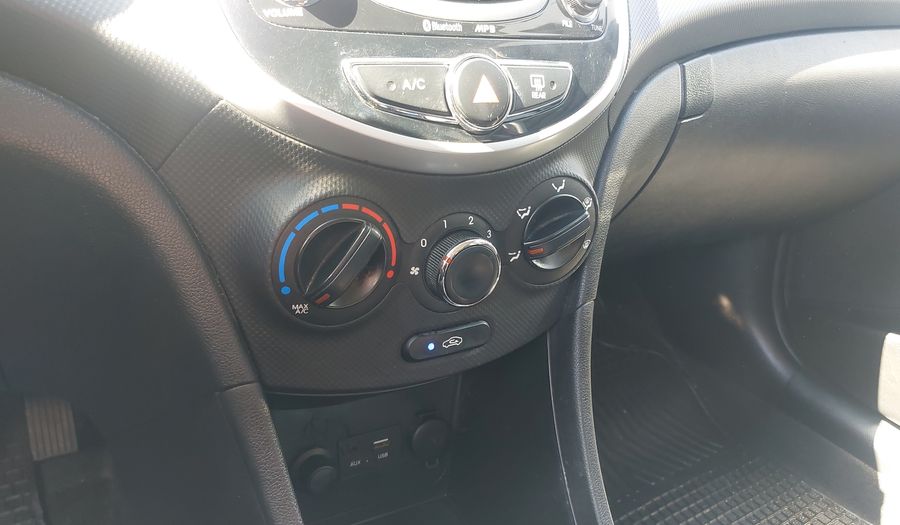Hyundai Accent 1.6 RB GLS AC 2AB ABS Hatchback 2015