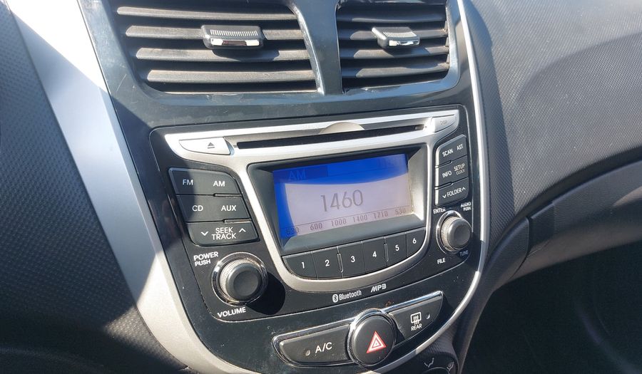 Hyundai Accent 1.6 RB GLS AC 2AB ABS Hatchback 2015