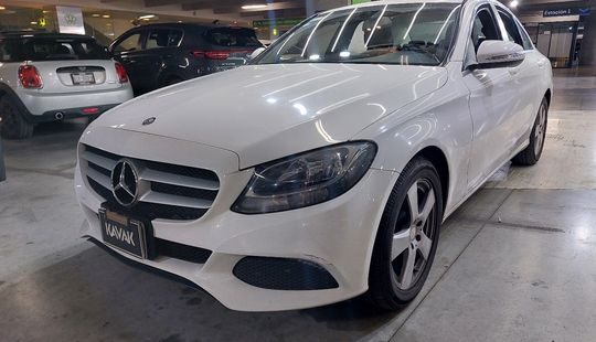 Mercedes Benz • Clase C