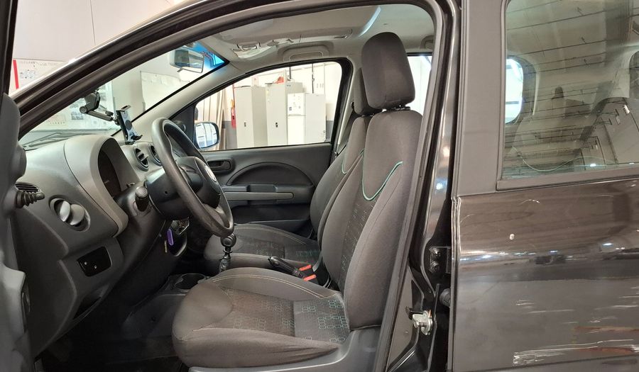 Fiat Uno 1.4 8V ATTRACTIVE 5P Hatchback 2014