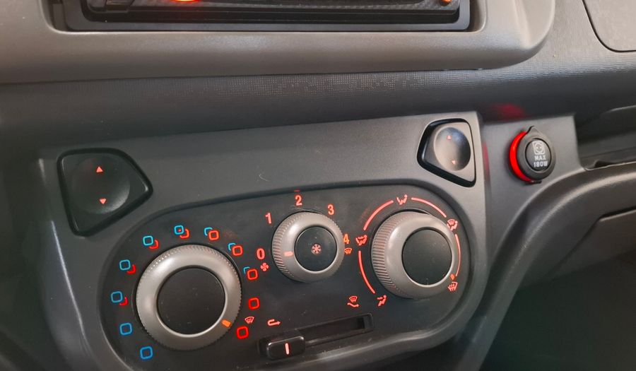 Fiat Uno 1.4 8V ATTRACTIVE 5P Hatchback 2014