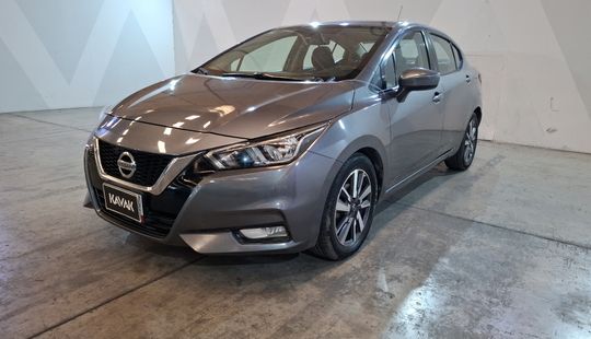 Nissan • Versa
