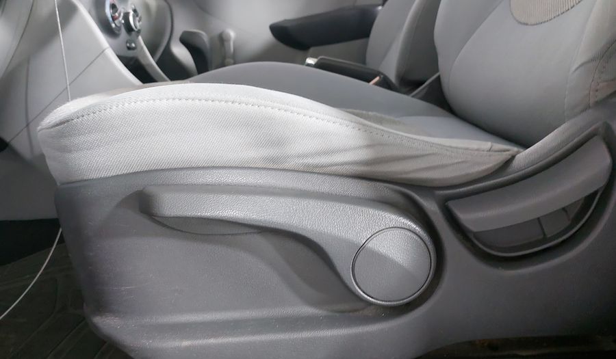 Dodge Attitude 1.6 GL 4DRS AT Sedan 2012