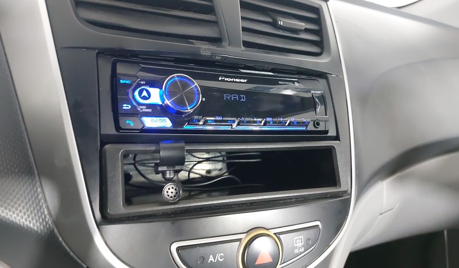 Dodge Attitude 1.6 GL 4DRS AT Sedan 2012