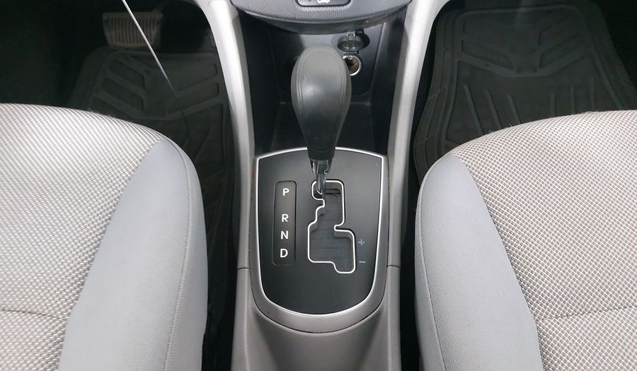 Dodge Attitude 1.6 GL 4DRS AT Sedan 2012