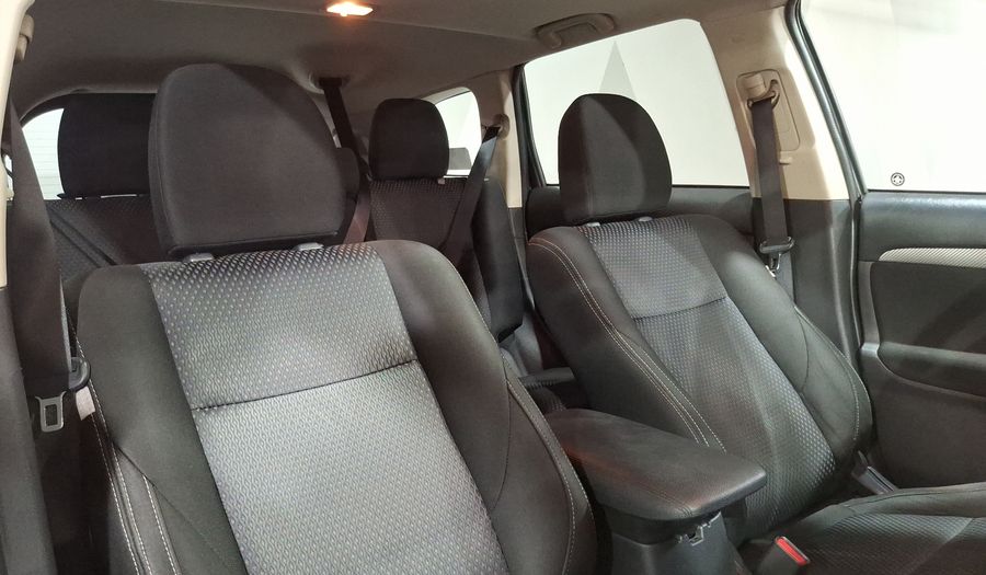 Mitsubishi Outlander 2.4 SE + AUTO Suv 2018