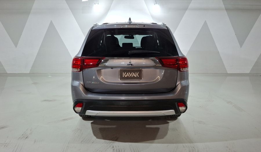 Mitsubishi Outlander 2.4 SE + AUTO Suv 2018