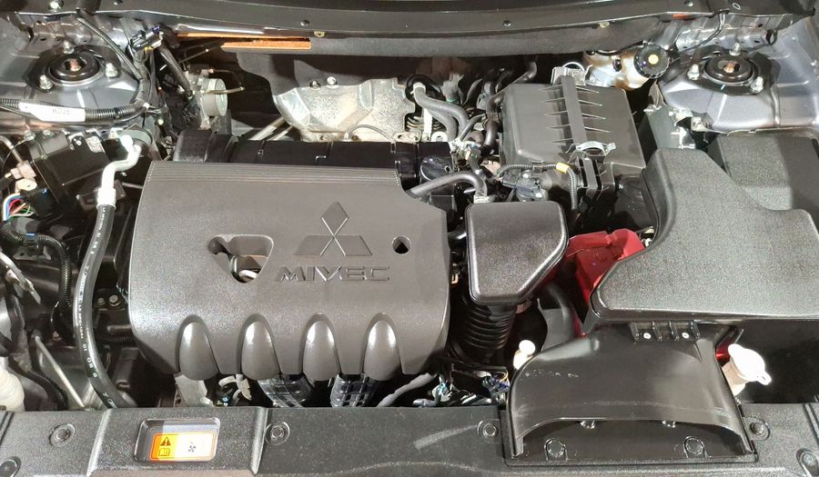 Mitsubishi Outlander 2.4 SE + AUTO Suv 2018