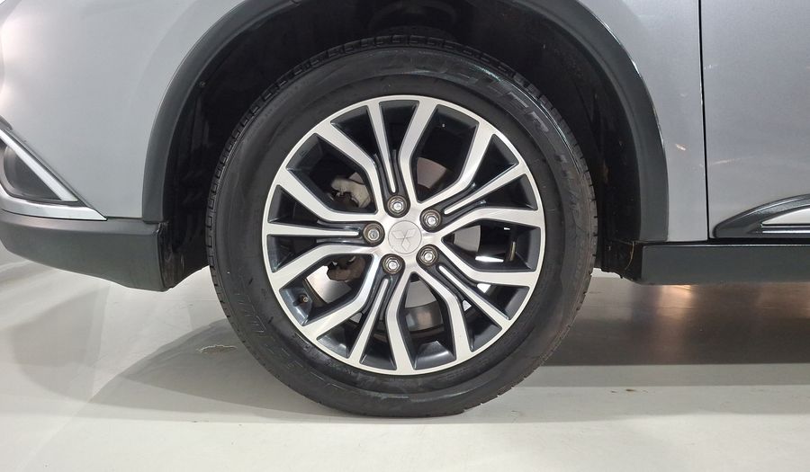 Mitsubishi Outlander 2.4 SE + AUTO Suv 2018