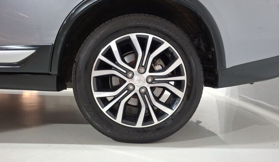 Mitsubishi Outlander 2.4 SE + AUTO Suv 2018