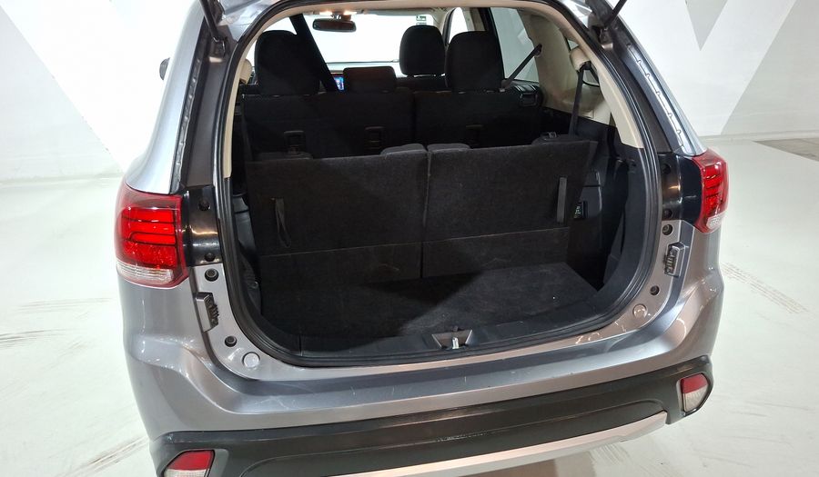 Mitsubishi Outlander 2.4 SE + AUTO Suv 2018