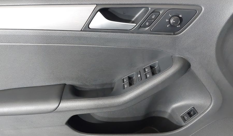 Volkswagen Jetta TSI COMFORTLINE Sedan 2017