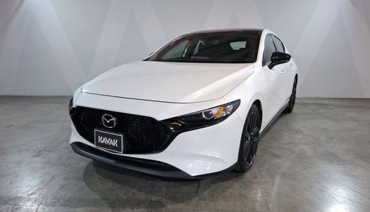 2021 • 90,460 km • Automático