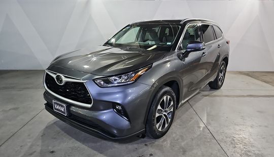 Toyota • Highlander