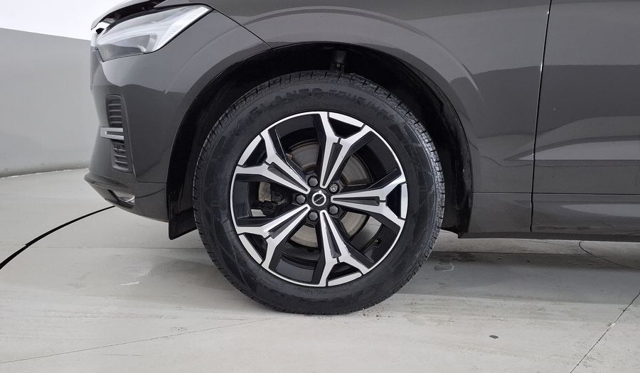Volvo Xc60 2.0 B5 MHEV MOMENTUM AUTO AWD Suv 2022