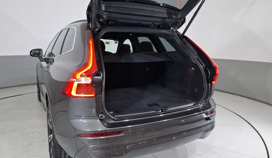 Volvo Xc60 2.0 B5 MHEV MOMENTUM AUTO AWD Suv 2022