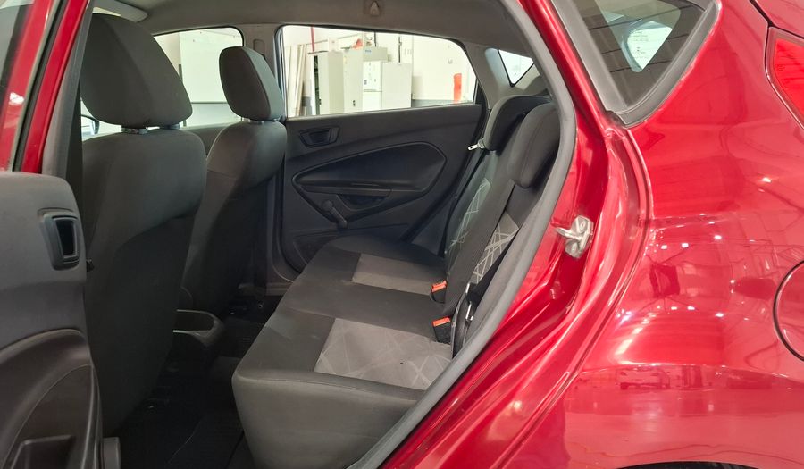 Ford Fiesta Kinetic Design 1.6 S Hatchback 2015