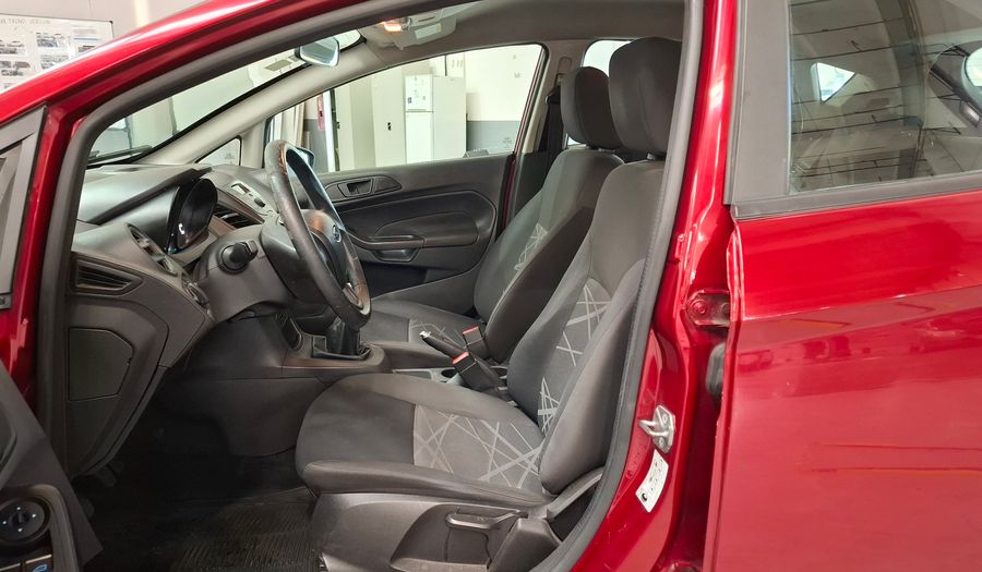 Ford Fiesta Kinetic Design 1.6 S Hatchback 2015