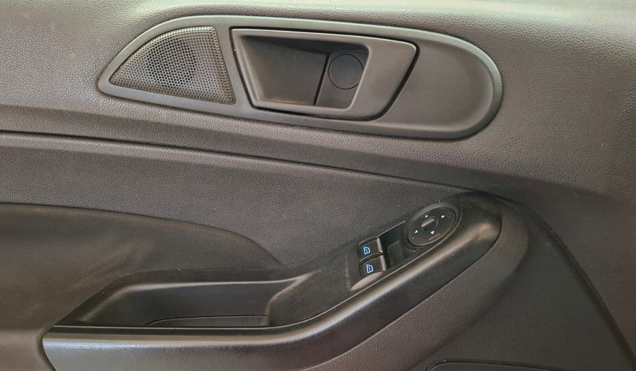 Ford Fiesta Kinetic Design 1.6 S Hatchback 2015