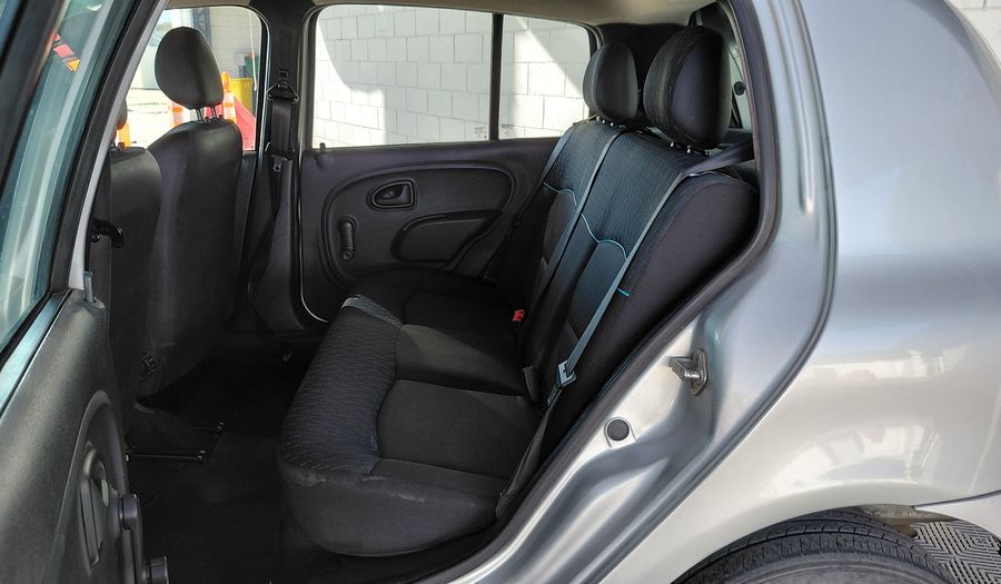Renault Clio 1.1 CONFORT Hatchback 2016