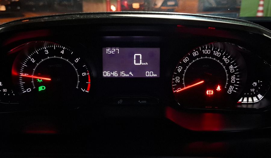 Peugeot 208 1.6 ALLURE Hatchback 2017