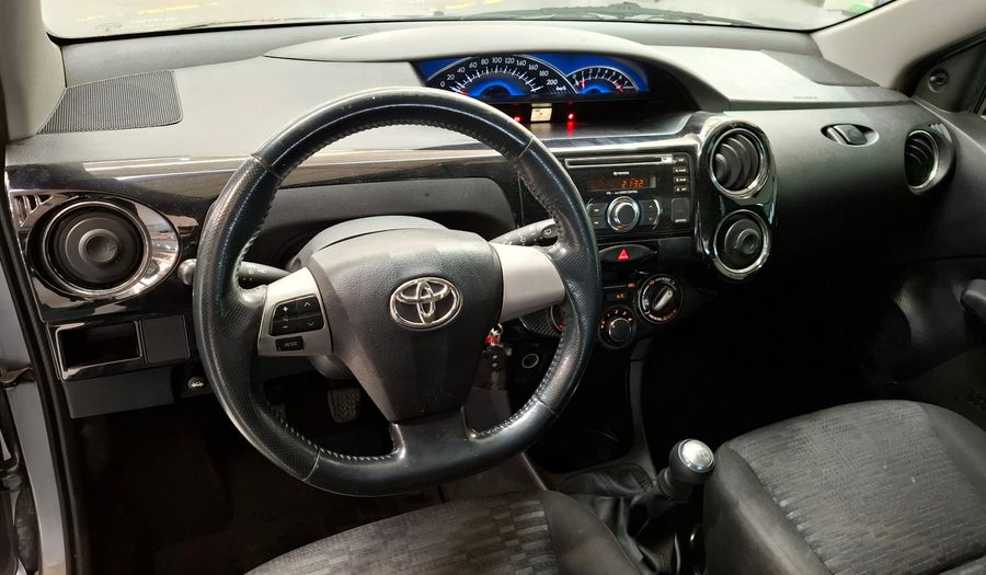 Toyota Etios 1.5 XLS Hatchback 2014