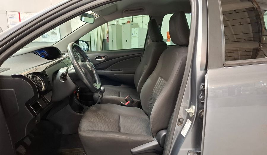 Toyota Etios 1.5 XLS Hatchback 2014