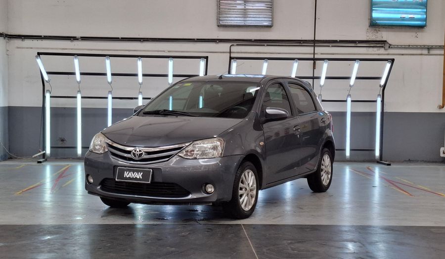 Toyota Etios 1.5 XLS Hatchback 2014