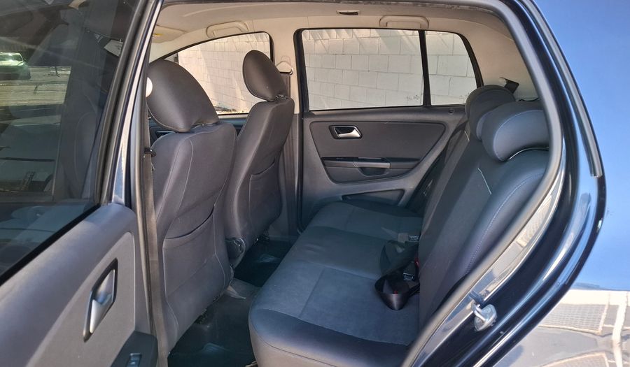 Volkswagen Fox 1.6 TRENDLINE Hatchback 2015