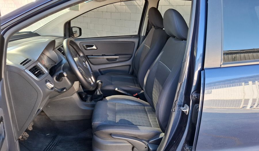 Volkswagen Fox 1.6 TRENDLINE Hatchback 2015