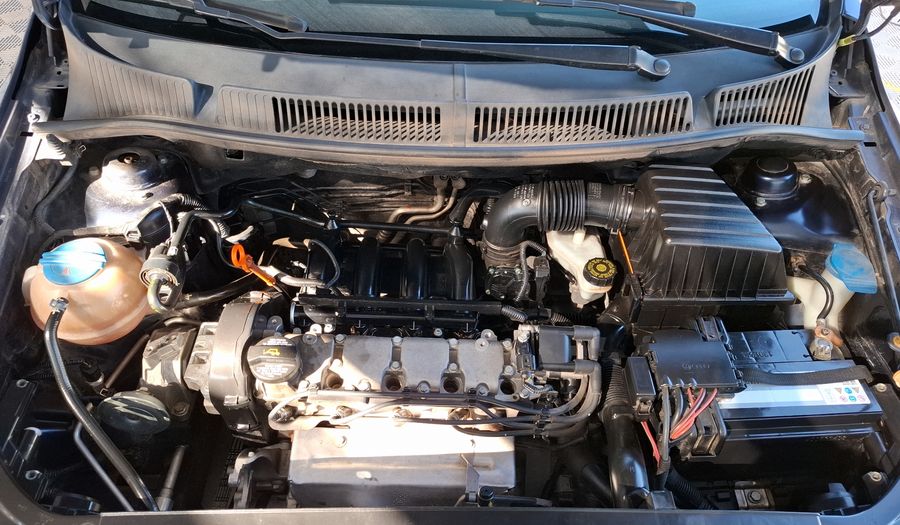 Volkswagen Fox 1.6 TRENDLINE Hatchback 2015