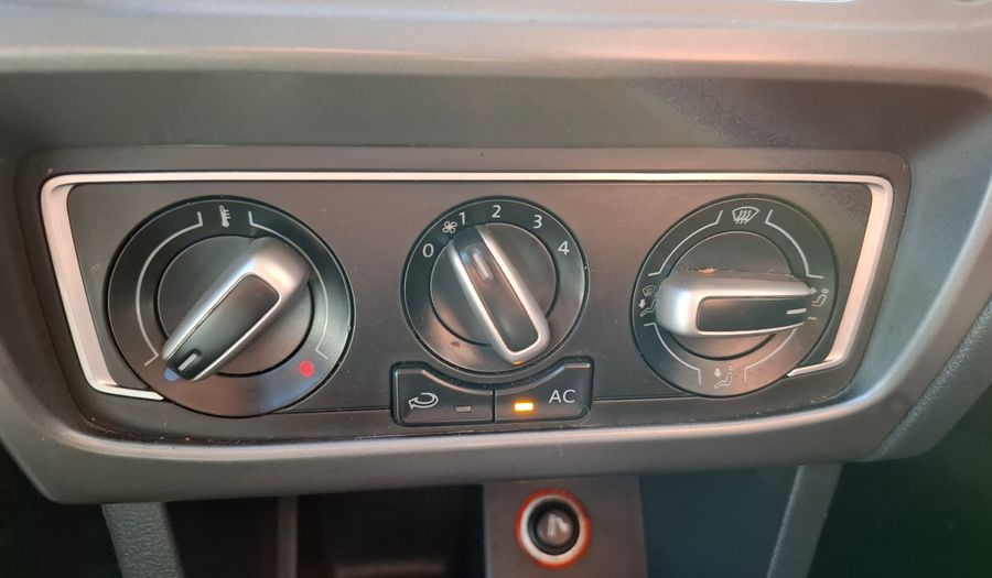 Volkswagen Fox 1.6 TRENDLINE Hatchback 2015