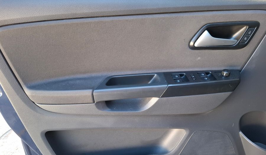 Volkswagen Fox 1.6 TRENDLINE Hatchback 2015
