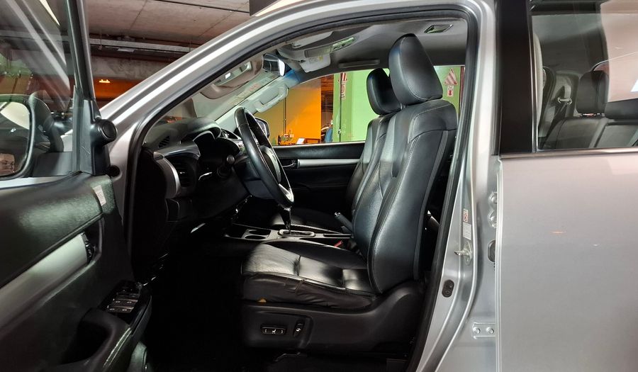 Toyota Hilux 2.8 TDI C/D SRX 4X4 AUTO Pickup 2016
