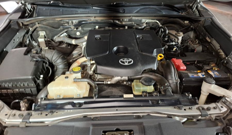 Toyota Hilux 2.8 TDI C/D SRX 4X4 AUTO Pickup 2016
