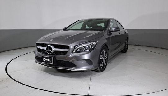 Mercedes Benz • Clase CLA