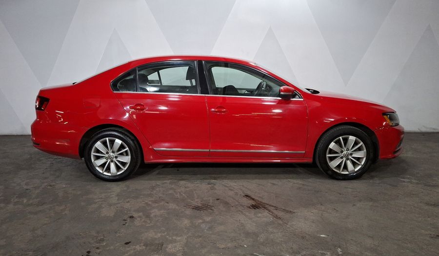 Volkswagen Jetta 2.5 COMFORTLINE TIP. BOLSAS AIRE DEL. Sedan 2017