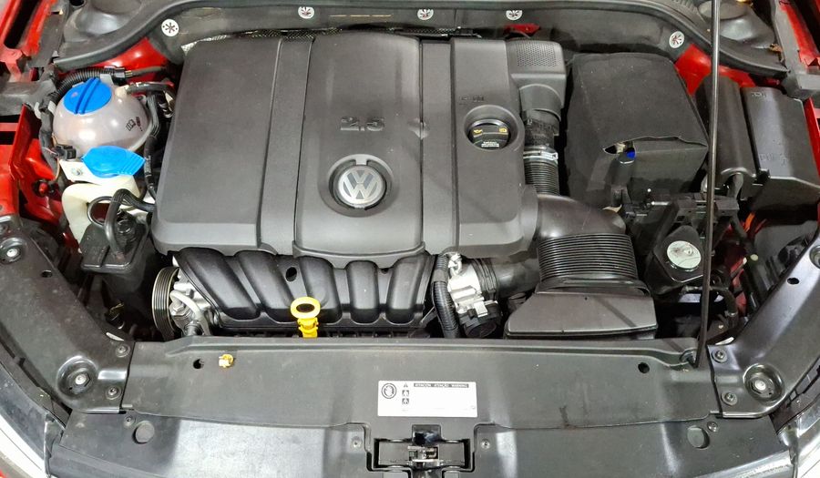 Volkswagen Jetta 2.5 COMFORTLINE TIP. BOLSAS AIRE DEL. Sedan 2017