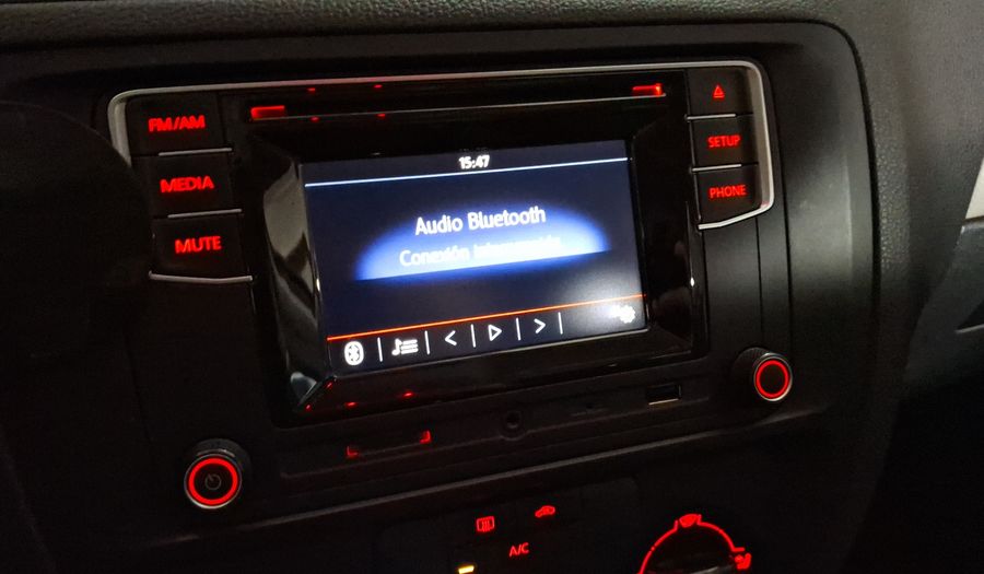 Volkswagen Jetta 2.5 COMFORTLINE TIP. BOLSAS AIRE DEL. Sedan 2017