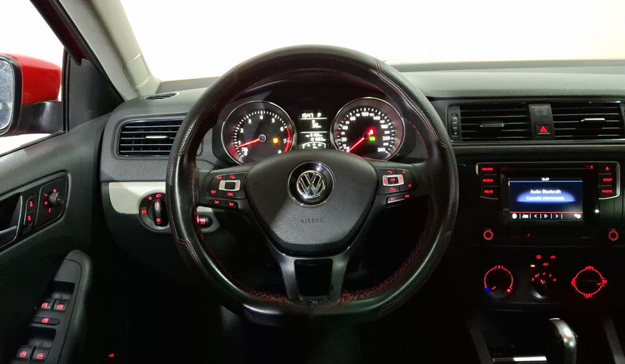 Volkswagen Jetta 2.5 COMFORTLINE TIP. BOLSAS AIRE DEL. Sedan 2017