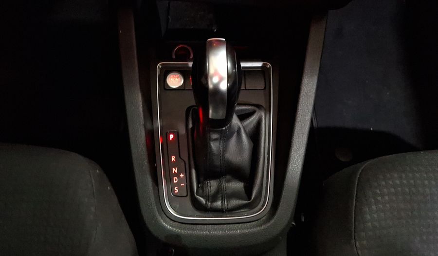 Volkswagen Jetta 2.5 COMFORTLINE TIP. BOLSAS AIRE DEL. Sedan 2017