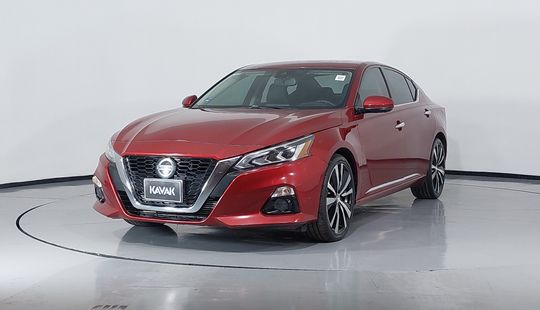 Nissan • Altima