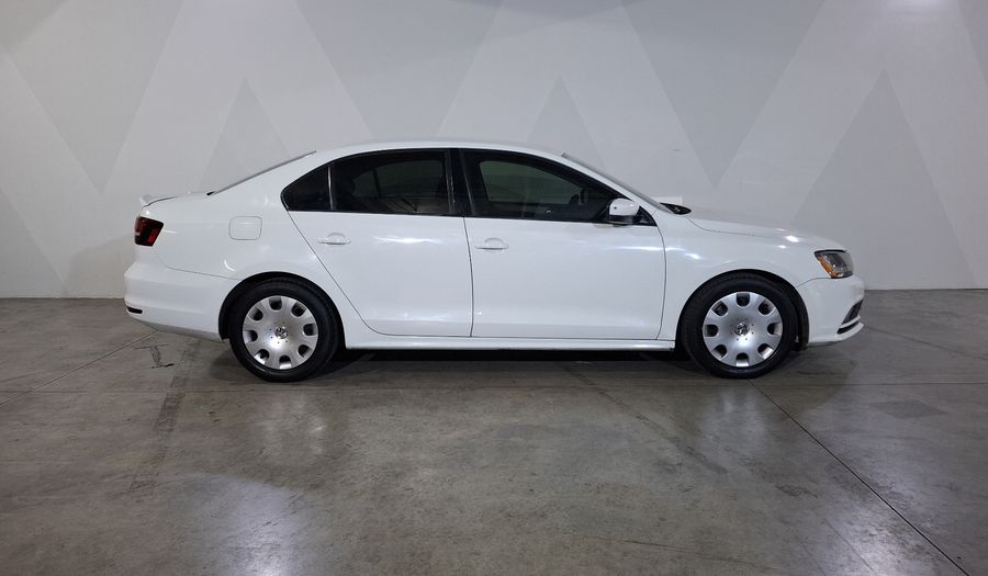 Volkswagen Jetta 2.5 TRENDLINE TIP. Sedan 2018
