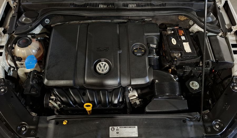 Volkswagen Jetta 2.5 TRENDLINE TIP. Sedan 2018